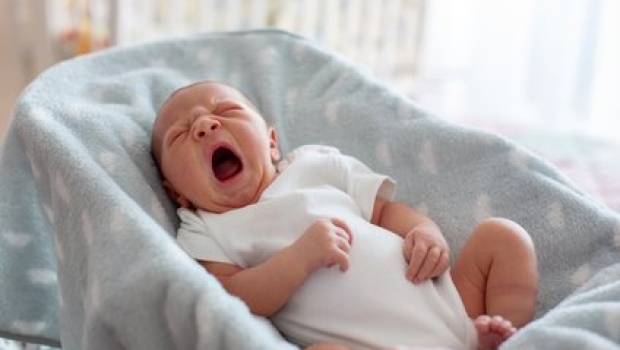 Schlafplatz tagsüber: Baby im Wohnzimmer schlafen lassen?